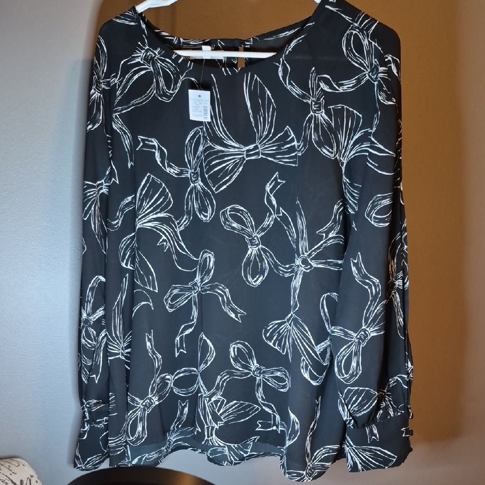 Maurices Black and White Bow Pattern Blouse